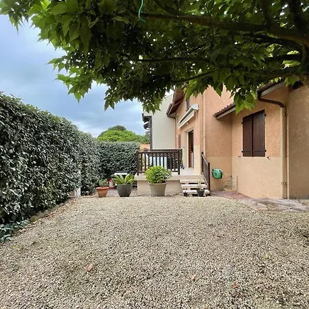 House, Beach, Downtown, Port, Walking Distance * קפברטון