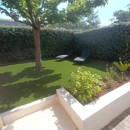House, Beach, Downtown, Port, Walking Distance בית נופש *